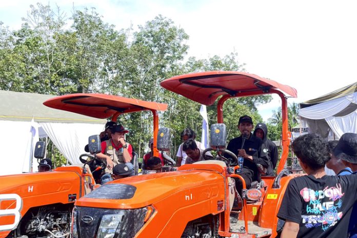 Pelatihan traktor OKI